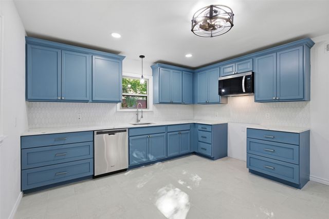 2266 Sutter Street, Dallas, TX 75216