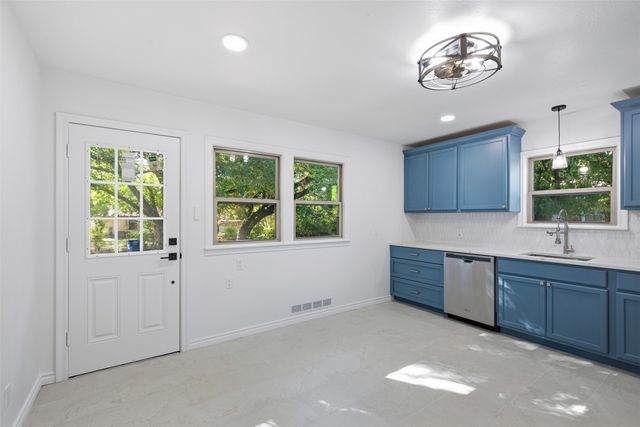 2266 Sutter Street, Dallas, TX 75216