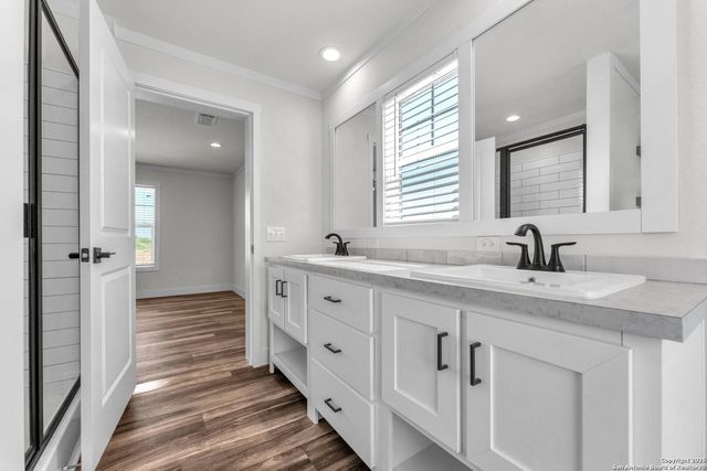 132 Syrah St, La Vernia, TX 78121