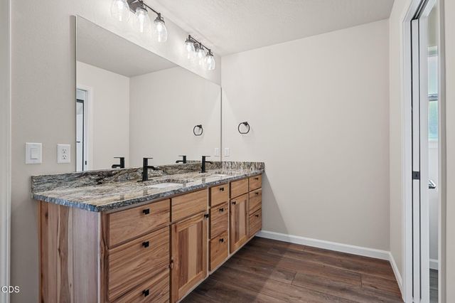167 SE Champagne Court 361202, Grants Pass, OR 97527