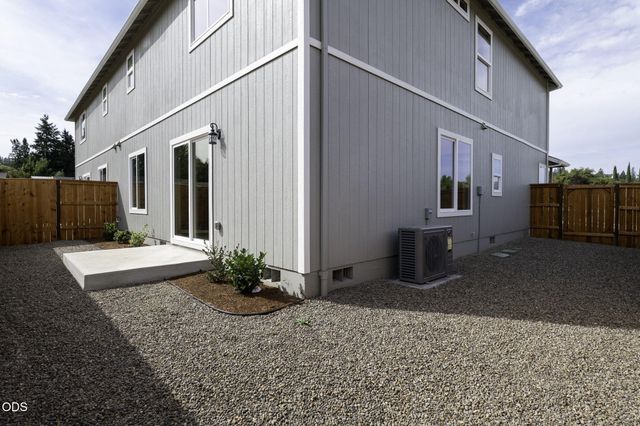 167 SE Champagne Court 361202, Grants Pass, OR 97527