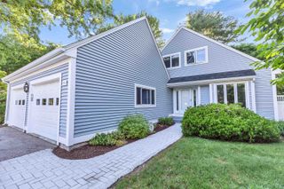 555 Straw Hill Road, Manchester, NH 03104