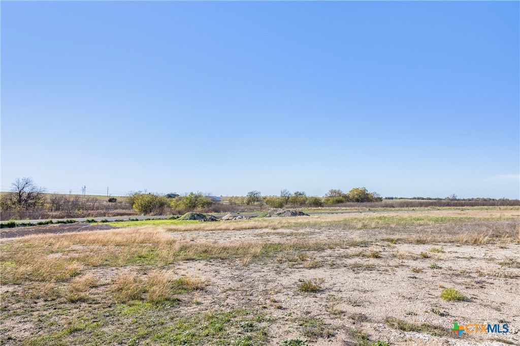 Image 11 of property listing at 15193 Plainview Drive, Salado, TX 76571