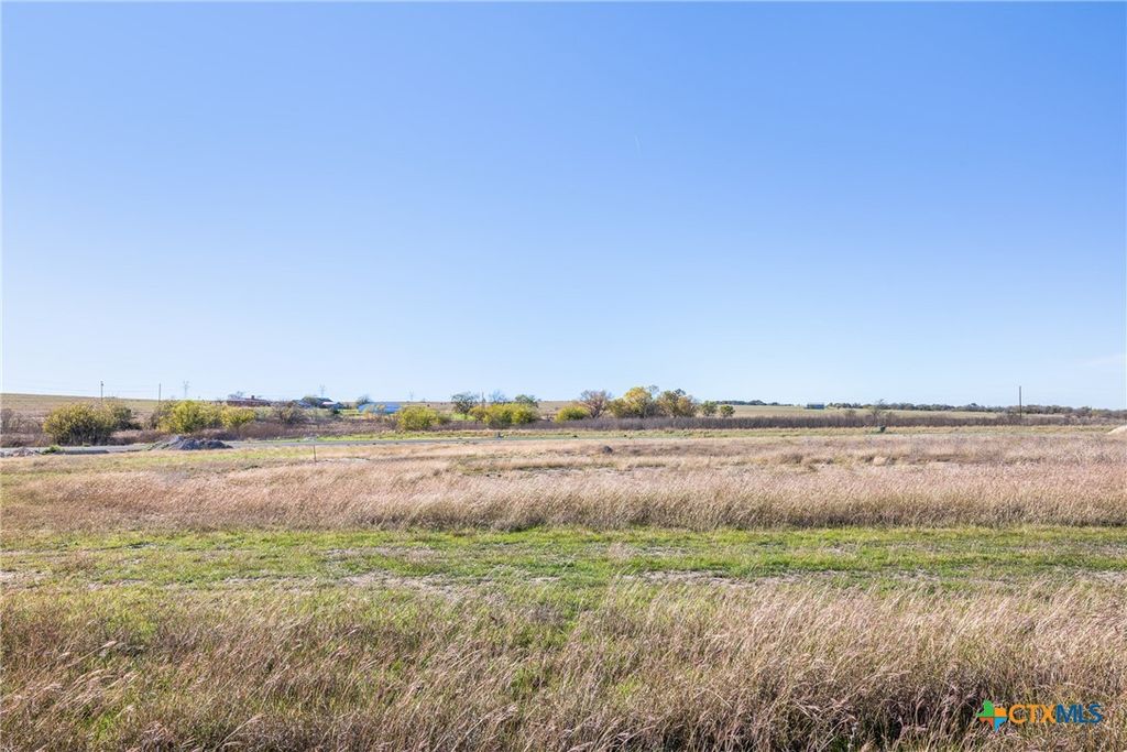 Image 12 of property listing at 15193 Plainview Drive, Salado, TX 76571