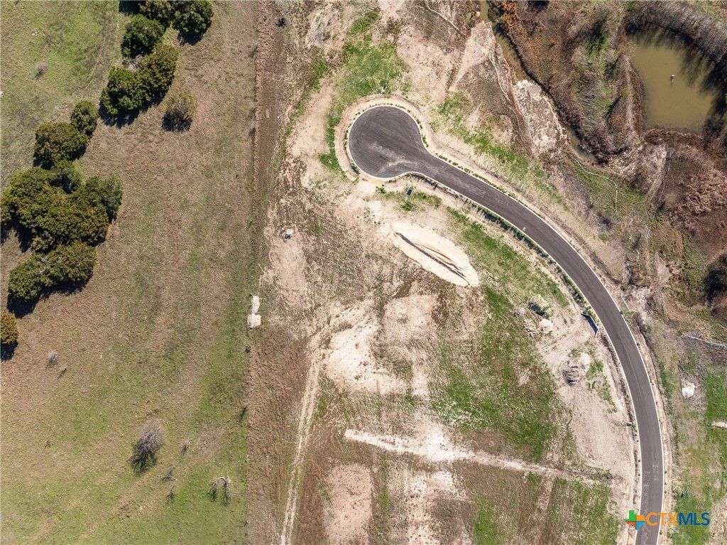 Image 4 of property listing at 15193 Plainview Drive, Salado, TX 76571