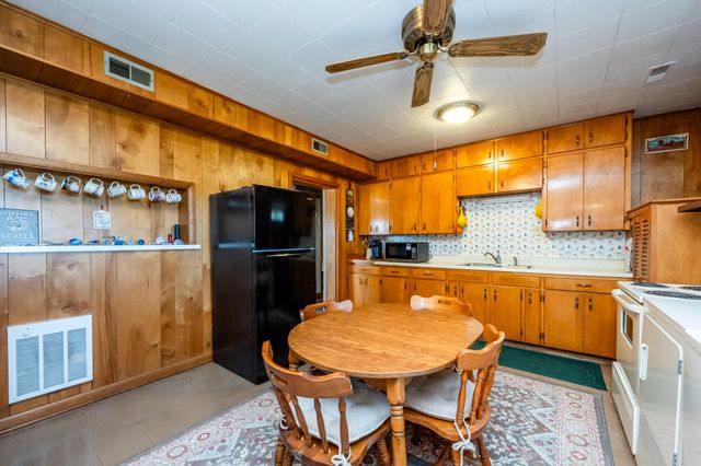 7081 W US 12 Highway, Three Oaks Twp, MI 49128