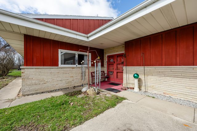 7081 W US 12 Highway, Three Oaks Twp, MI 49128