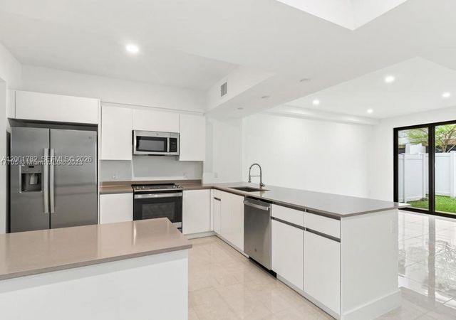 4130 N Oak Pl 4130, Dania Beach, FL 33314