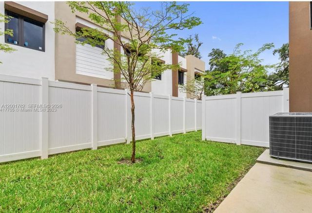 4130 N Oak Pl 4130, Dania Beach, FL 33314