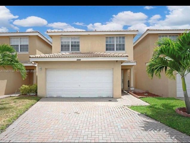 6690 NW 38th Dr, Lauderhill, FL 33319