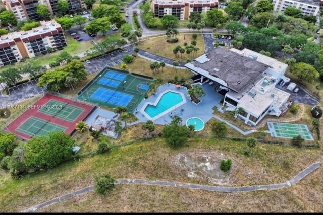 6690 NW 38th Dr, Lauderhill, FL 33319