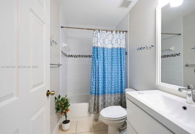 6690 NW 38th Dr, Lauderhill, FL 33319