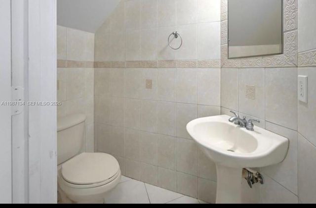 6690 NW 38th Dr, Lauderhill, FL 33319