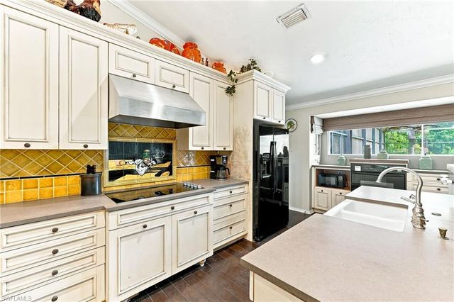 5247 Cherry Wood DR, Naples, FL 34119