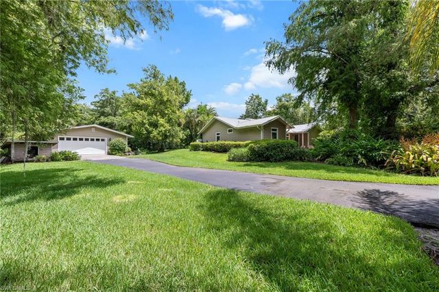 5247 Cherry Wood DR, Naples, FL 34119