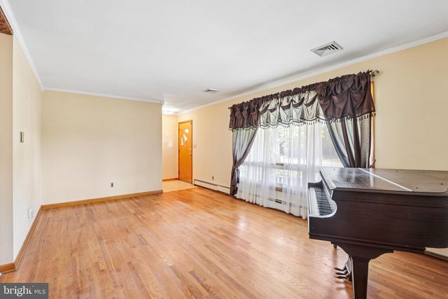 4201 GENOA AVE, Vineland, NJ 08361