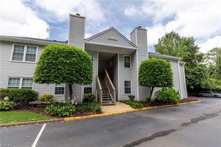 411 Sea Pointe Ct Apt 202, Virginia Beach, VA 23451