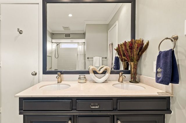 6347 Chesley Lane, Dallas, TX 75214