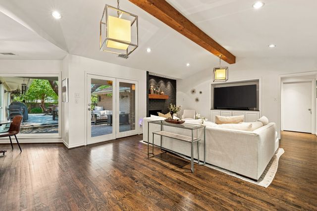 6347 Chesley Lane, Dallas, TX 75214