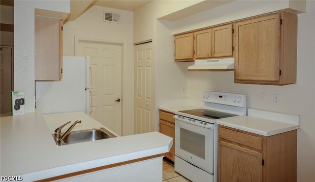 4650 Saint Croix LN 716, Naples, FL 34109