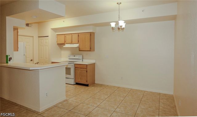 4650 Saint Croix LN 716, Naples, FL 34109