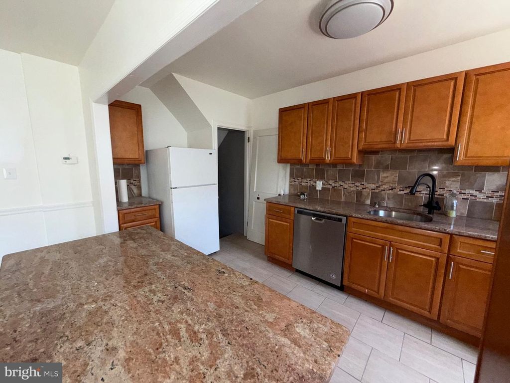 134 WIDENER ST, Philadelphia, PA 19120