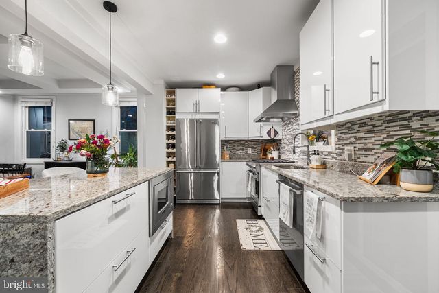 1433 FORT STEVENS DR NW, Washington, DC 20011