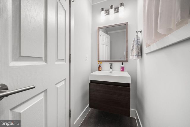 1433 FORT STEVENS DR NW, Washington, DC 20011