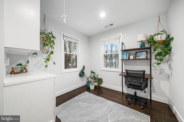 1433 FORT STEVENS DR NW, Washington, DC 20011