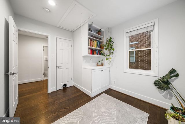 1433 FORT STEVENS DR NW, Washington, DC 20011