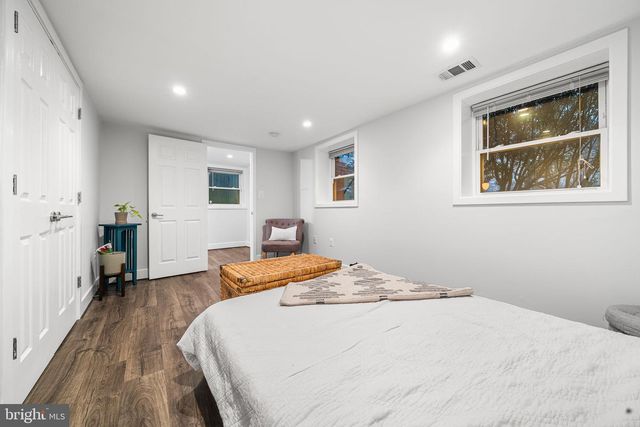 1433 FORT STEVENS DR NW, Washington, DC 20011