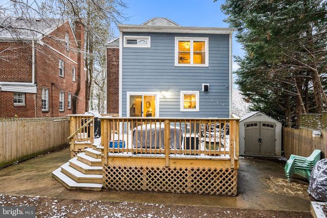 1433 FORT STEVENS DR NW, Washington, DC 20011