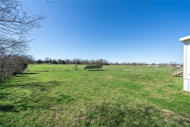 21649 W Big Springs Road, Gravette, AR 72736