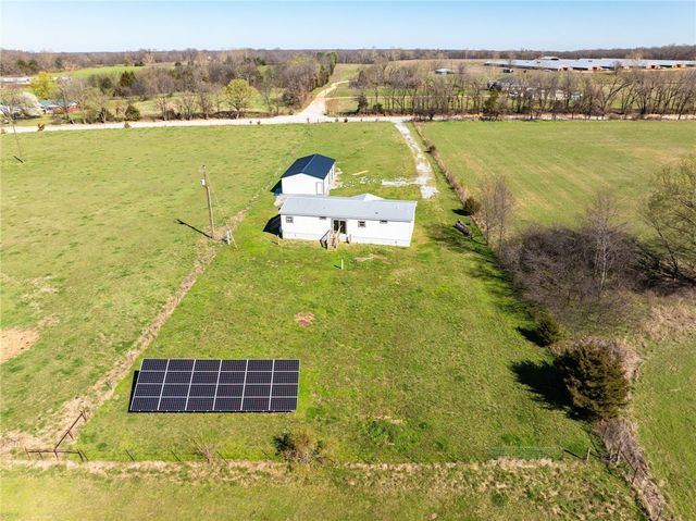 21649 W Big Springs Road, Gravette, AR 72736