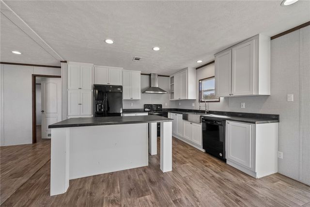 21649 W Big Springs Road, Gravette, AR 72736