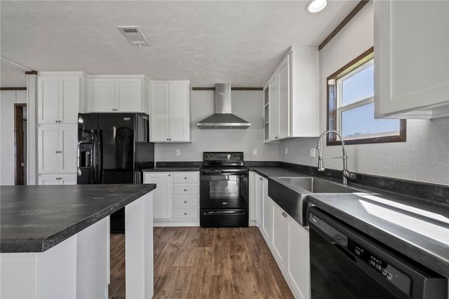 21649 W Big Springs Road, Gravette, AR 72736