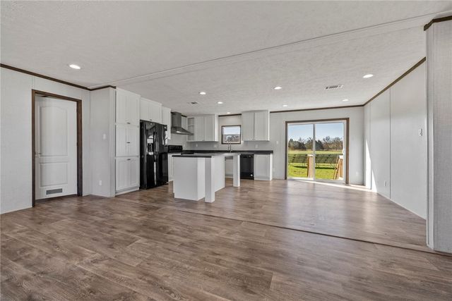 21649 W Big Springs Road, Gravette, AR 72736