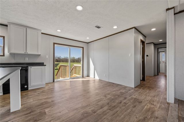 21649 W Big Springs Road, Gravette, AR 72736