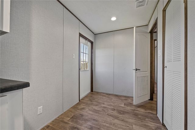 21649 W Big Springs Road, Gravette, AR 72736