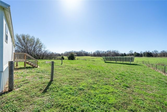 21649 W Big Springs Road, Gravette, AR 72736