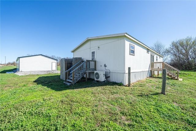 21649 W Big Springs Road, Gravette, AR 72736