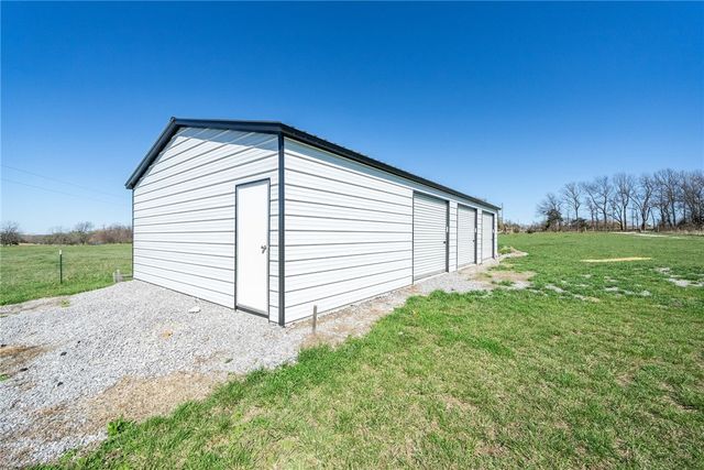 21649 W Big Springs Road, Gravette, AR 72736