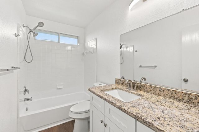 6814 FREEDOM RDG, San Antonio, TX 78242