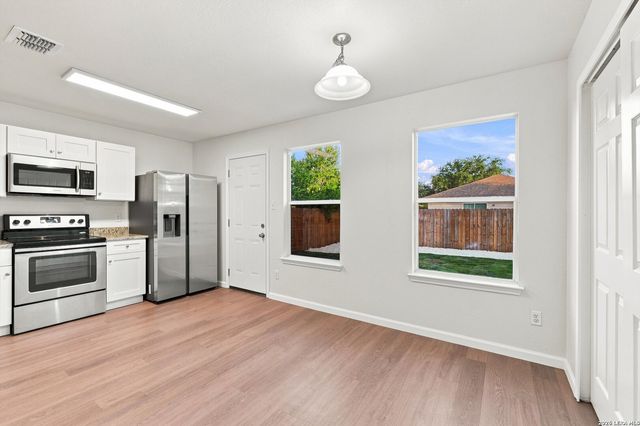 6814 FREEDOM RDG, San Antonio, TX 78242