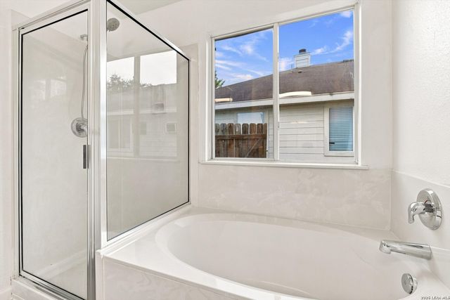 6814 FREEDOM RDG, San Antonio, TX 78242