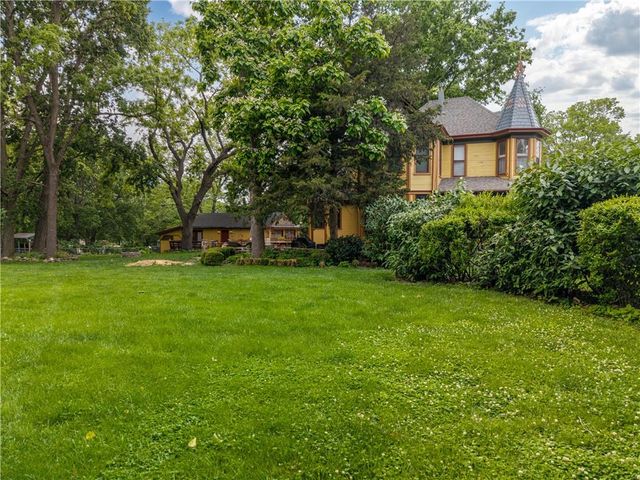 1704 SW Walnut Street, Blue Springs, MO 64015