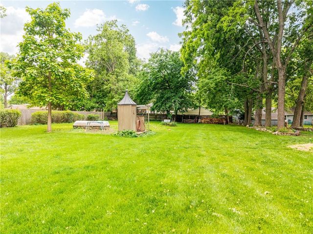 1704 SW Walnut Street, Blue Springs, MO 64015