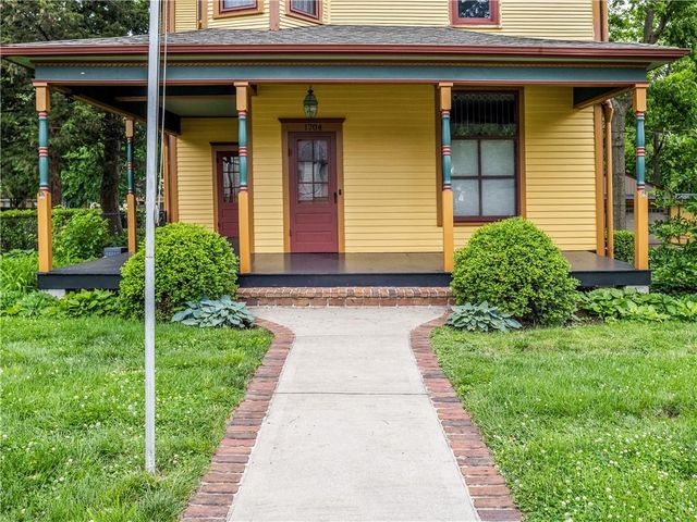 1704 SW Walnut Street, Blue Springs, MO 64015