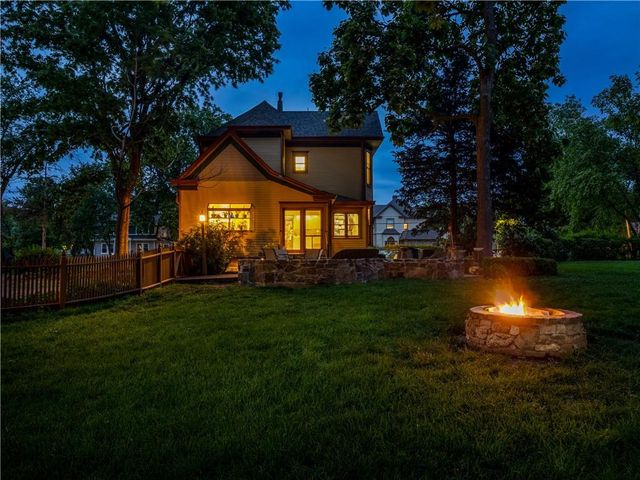 1704 SW Walnut Street, Blue Springs, MO 64015