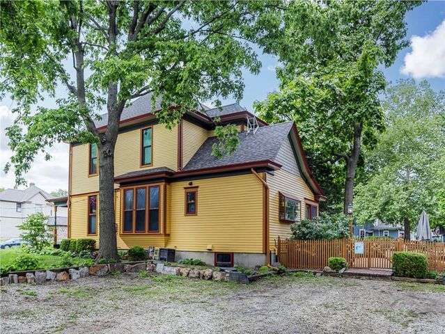 1704 SW Walnut Street, Blue Springs, MO 64015